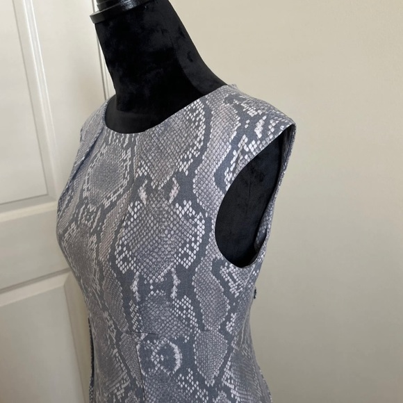 Calvin Klein Women’s Gray Snake Print Dress Size 6 NWT - Picture 3 of 8